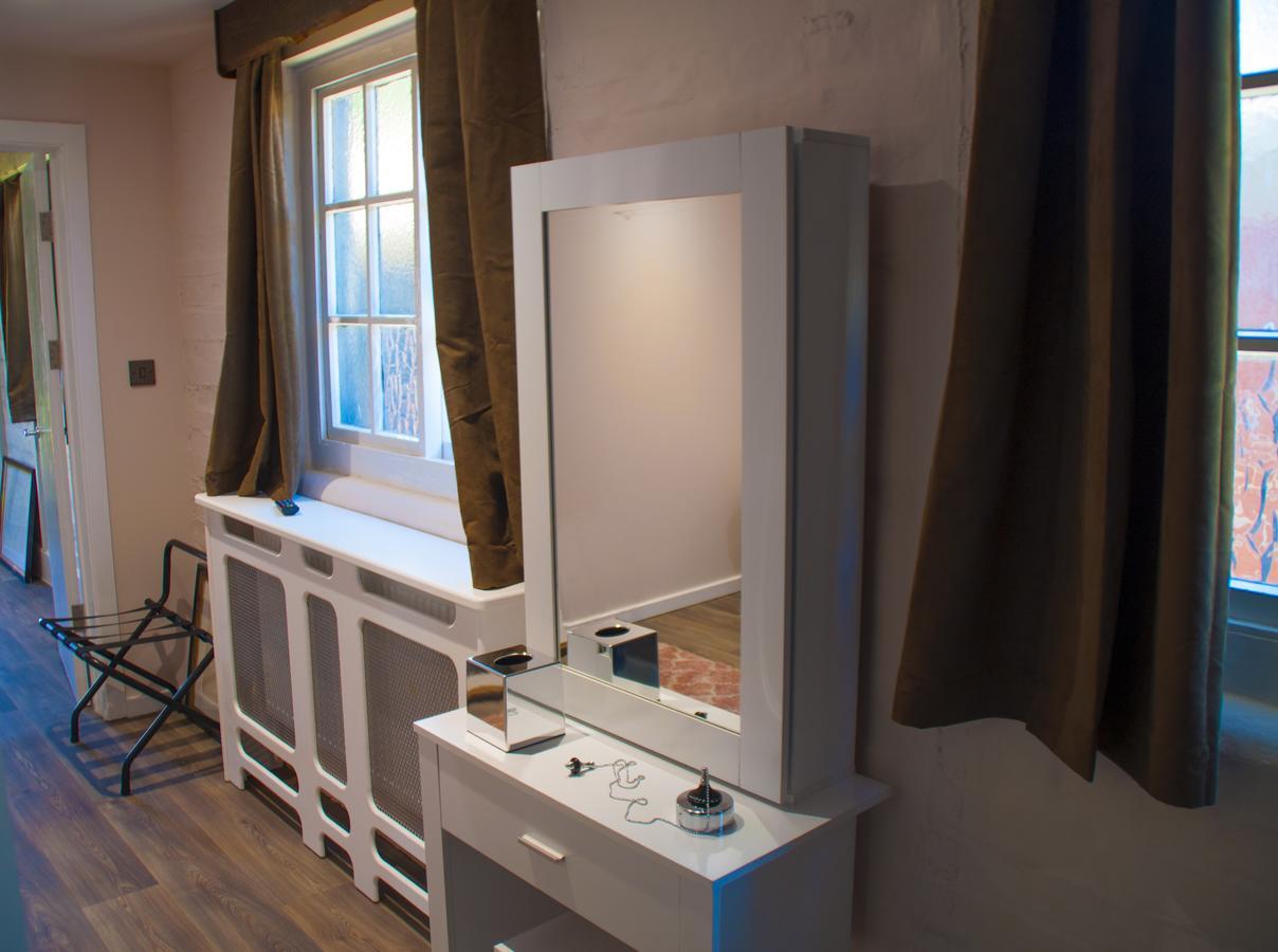 The Stable Suite At York Racecourse Extérieur photo